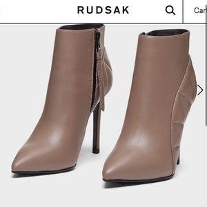 Free 📦 Rudsak leather heeled booties